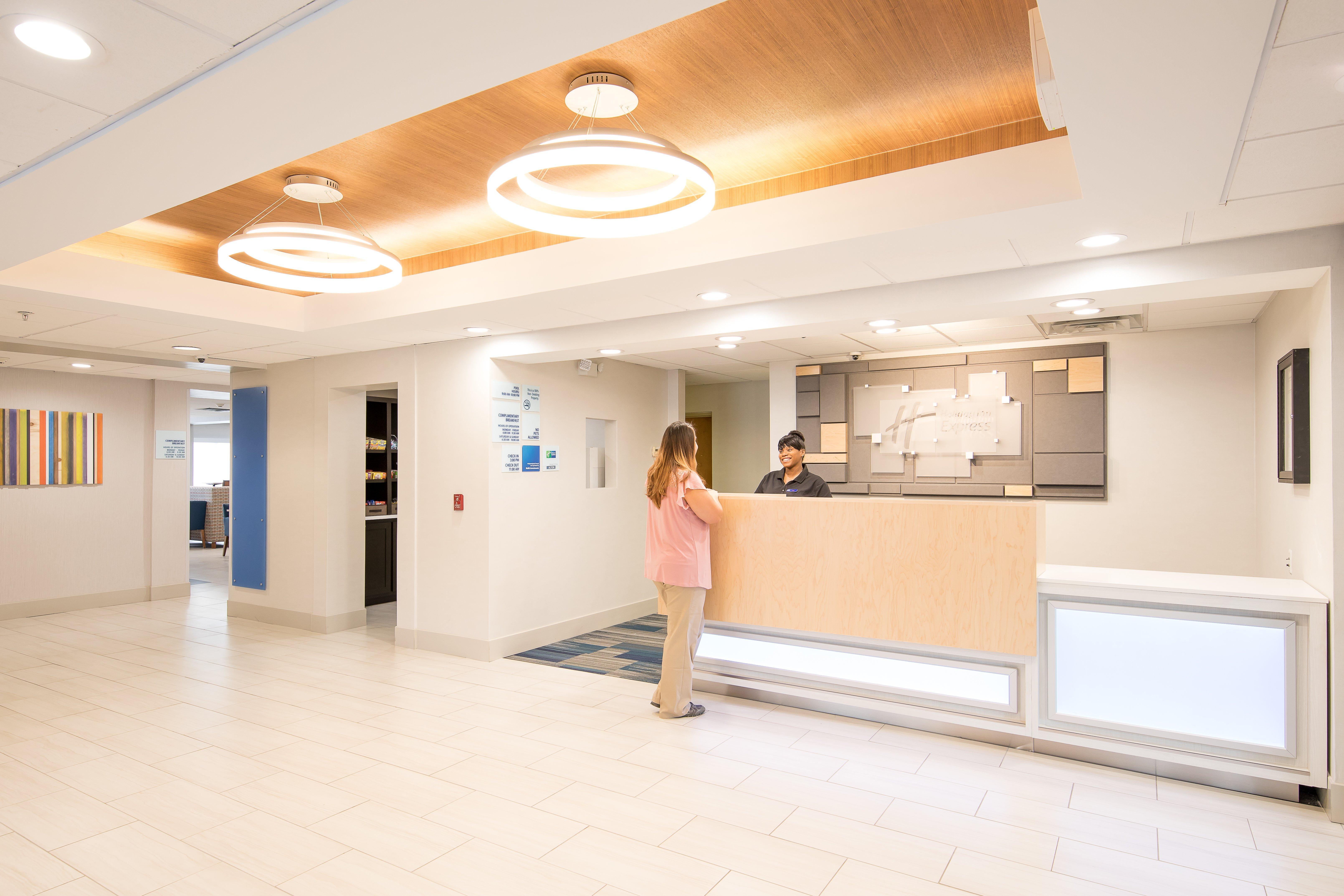 Holiday Inn Express Atlanta-Stone Mountain By Ihg Exterior foto