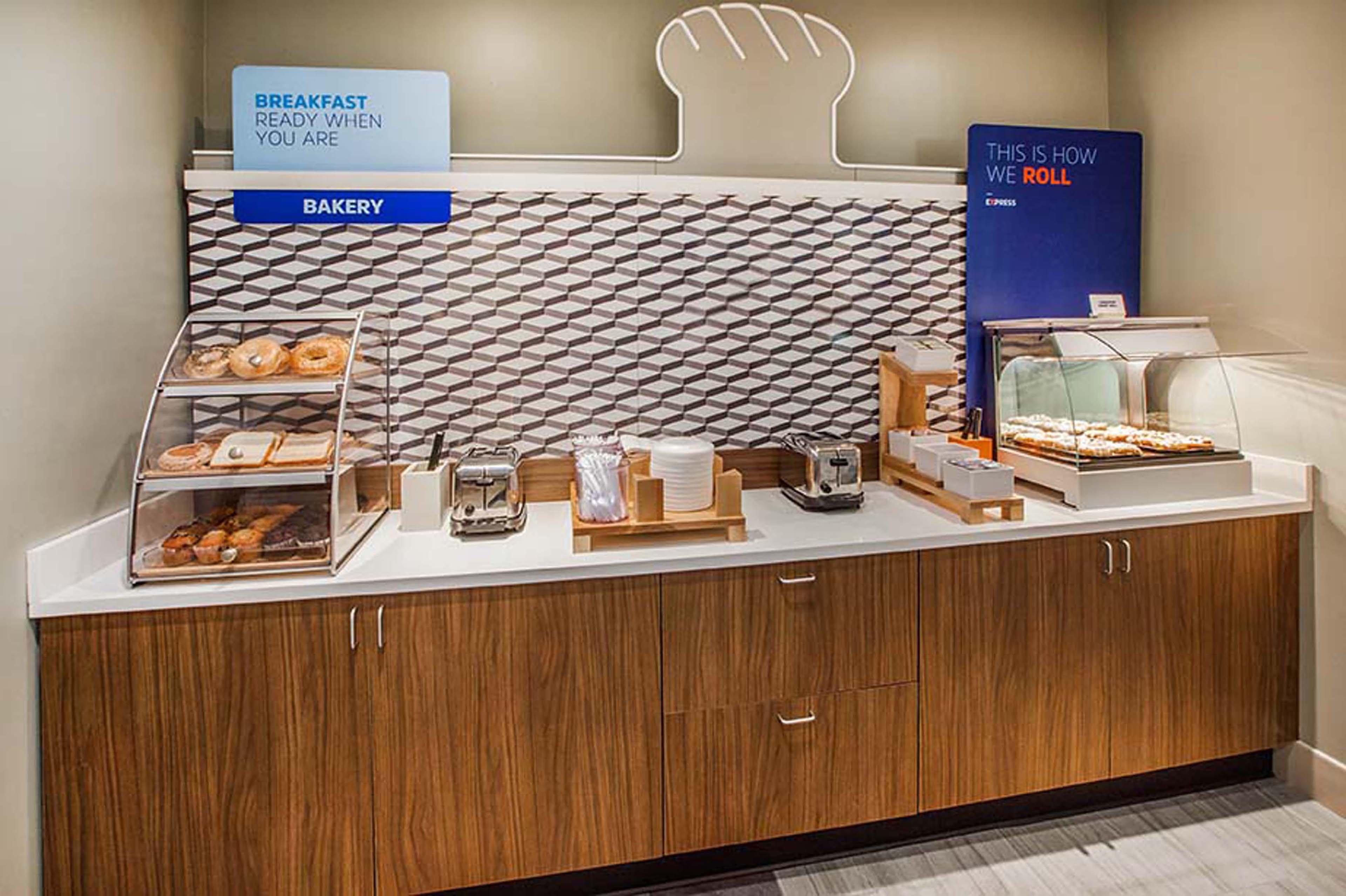Holiday Inn Express Atlanta-Stone Mountain By Ihg Exterior foto